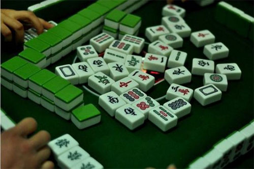 手机麻将能开挂是真的吗，手机麻将能开挂是真的吗安全吗